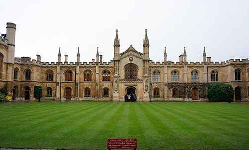 英国大学排名榜-英国住宿费大学排名出炉